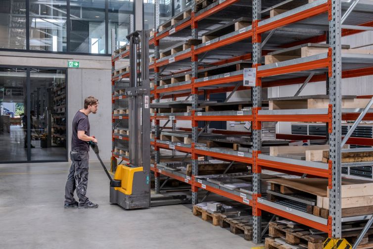 Auszubildende/n zur Fachkraft für Lagerlogistik (m/w/d) 2027
